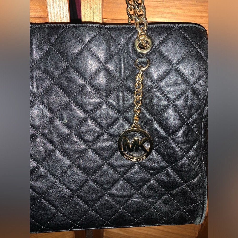 Michael Kors purse. - Picture 6 of 14